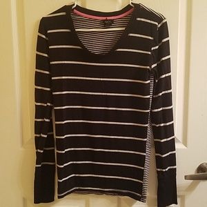 Long sleeve black and white striped shirt medium